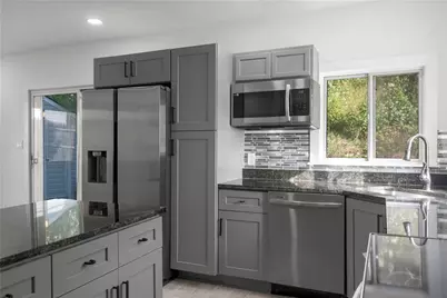 5622 Moore Ave, Pittsburgh, PA 15147 - Photo 18