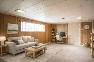 1079 Catherine Dr, Conway, PA 15027 - Photo 24