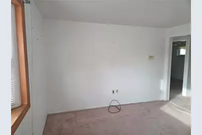 1079 Catherine Dr, Conway, PA 15027 - Photo 12