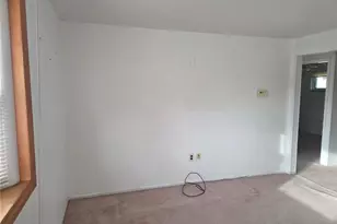 1079 Catherine Dr, Conway, PA 15027 - Photo 12