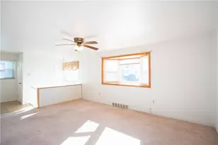 1079 Catherine Dr, Conway, PA 15027 - Photo 10