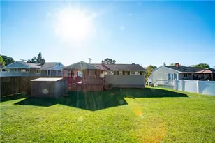 1079 Catherine Dr, Conway, PA 15027 - Photo 36