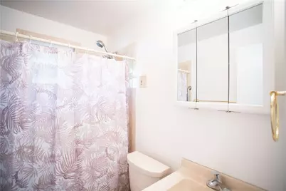 1079 Catherine Dr, Conway, PA 15027 - Photo 18