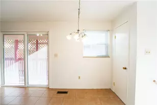 1079 Catherine Dr, Conway, PA 15027 - Photo 8