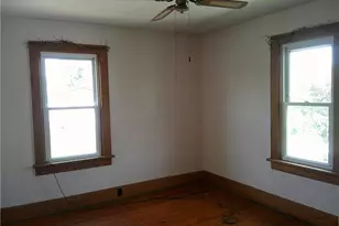 152 E Garrett St, Somerset Township, PA 15501 - Photo 12