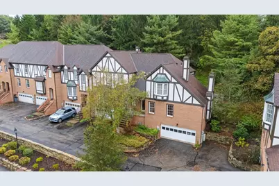 315 Kingsberry Cir, Pittsburgh, PA 15234 - Photo 2