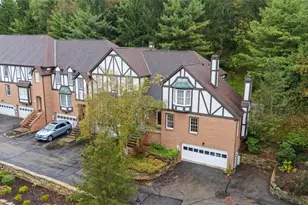 315 Kingsberry Cir, Pittsburgh, PA 15234 - Photo 2