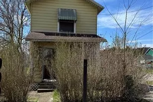 1310 Pennsylvania Ave, New Castle, PA 16101 - Photo 1