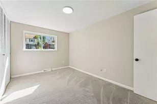 210 Parkedge Rd, Green Tree, PA 15220 - Photo 22