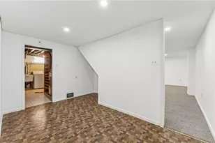 210 Parkedge Rd, Green Tree, PA 15220 - Photo 38