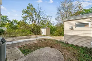 210 Parkedge Rd, Green Tree, PA 15220 - Photo 46