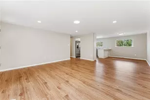 210 Parkedge Rd, Green Tree, PA 15220 - Photo 6