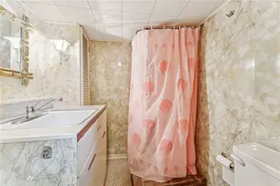 210 Parkedge Rd, Green Tree, PA 15220 - Photo 42