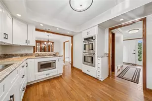 35 Blueberry Ln, Cecil, PA 15321 - Photo 4