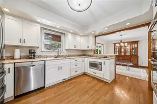 35 Blueberry Ln, Cecil, PA 15321 - Photo 6