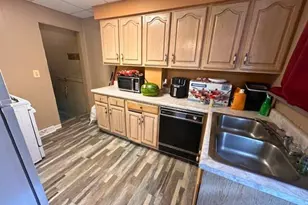 1019 Pennsylvania Ave, Clairton, PA 15025 - Photo 4