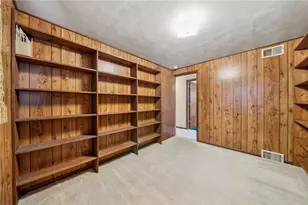 9261 Douglas Fir Dr, Pittsburgh, PA 15239 - Photo 16