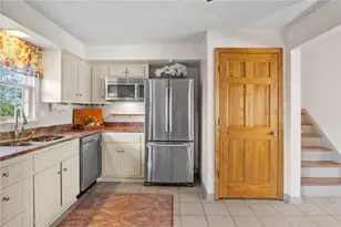 4859 Emblem Dr S, Pittsburgh, PA 15236 - Photo 4