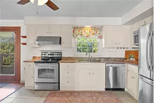 4859 Emblem Dr S, Pittsburgh, PA 15236 - Photo 6