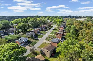 4859 Emblem Dr S, Pittsburgh, PA 15236 - Photo 24