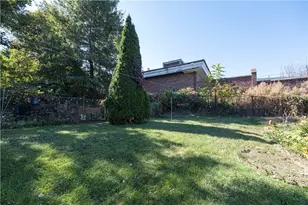 2302 Bensonia Ave, Beechview, PA 15216 - Photo 16