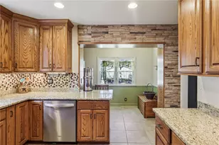 113 E Leasure Ave, New Castle, PA 16101 - Photo 14