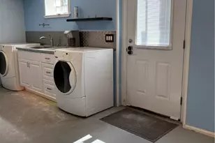 918 Stock St, Pittsburgh, PA 15207 - Photo 16