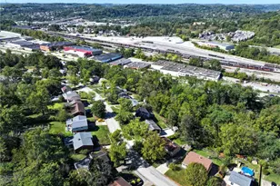 205 Parkedge Rd, Green Tree, PA 15220 - Photo 4