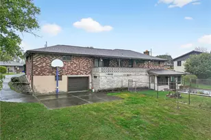 37 W Euclid Ave, Carroll Twp, PA 15063 - Photo 4