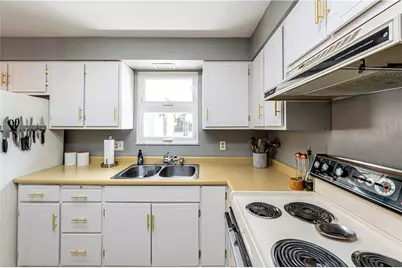 208 Sherwood Circle, Youngwood, PA 15697 - Photo 28