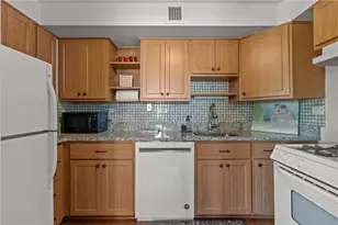 4625 Fifth Ave, Pittsburgh, PA 15213 - Photo 16