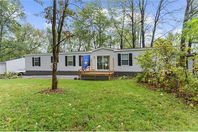 318 Meadowbrook Rd, Hermitage, PA 16148 - Photo 2