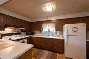 419 Vandergrift Ln, Vandergrift, PA 15629 - Photo 10