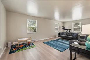 2436 Trotter Dr, Hampton, PA 15101 - Photo 4