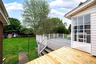 210 Homewood Dr, Center Township, PA 16001 - Photo 28