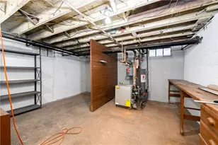 210 Homewood Dr, Center Township, PA 16001 - Photo 26