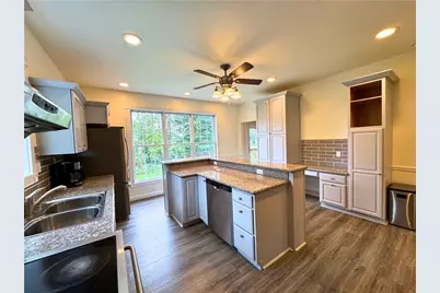 629 Euclid Ave, Grove City Boro, PA 16127 - Photo 8