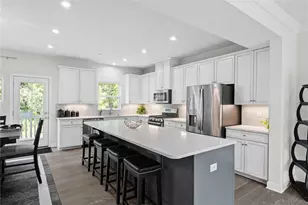 4045 Crown Dr, South Park, PA 15129 - Photo 6