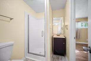 716 St Clair Ave, Jeannette, PA 15644 - Photo 14