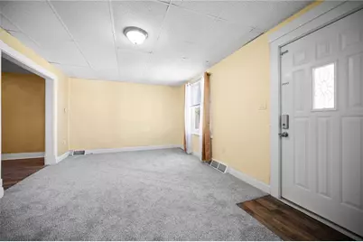 716 Saint Clair Ave, Jeannette, PA 15644 - Photo 4