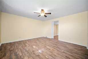 716 St Clair Ave, Jeannette, PA 15644 - Photo 18