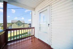 716 St Clair Ave, Jeannette, PA 15644 - Photo 2