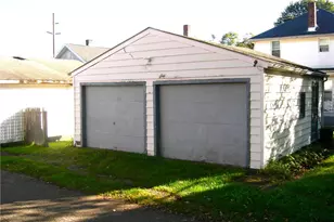 324 Mc Clure Ave, Sharon, PA 16146 - Photo 4