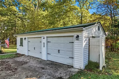 571 Buckeye Dr, South Pymatuning Township, PA 16150 - Photo 4