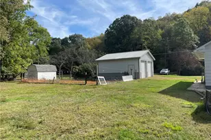 239 Sleepy Holw Dr, Sugarcreek Boro, PA 16323 - Photo 12