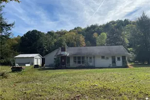 239 Sleepy Holw Dr, Sugarcreek Boro, PA 16323 - Photo 10