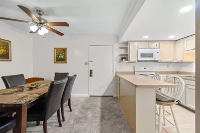 1500 Cochran Rd #412, Scott Township, PA 15243 - Photo 8