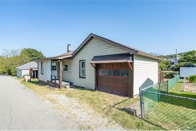 151 Summit Ave, Leechburg Boro, PA 15656 - Photo 1