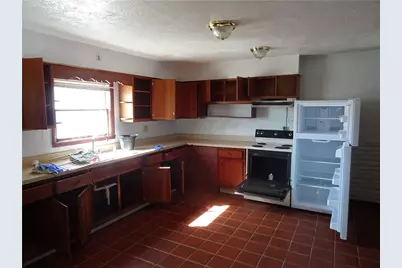 227 S 6th St, Youngwood, PA 15697 - Photo 4