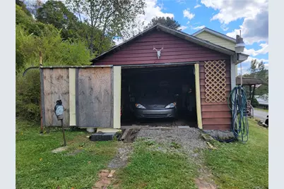 355 Sunset St, Canoe-Banks Townships, PA 15772 - Photo 14